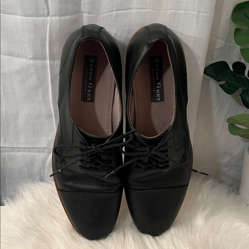 Classic Black Leather Men's Derby Shoes - Picture 3 of 5